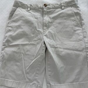 Vineyard Vines boys Light khaki tan Flat-Front Chino Shorts size 14 GUC